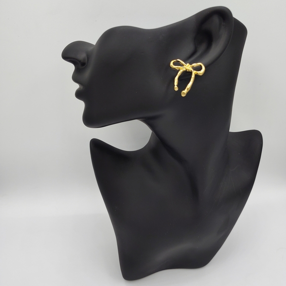 Other Jewelry - NWOT Gold Bow Earrings